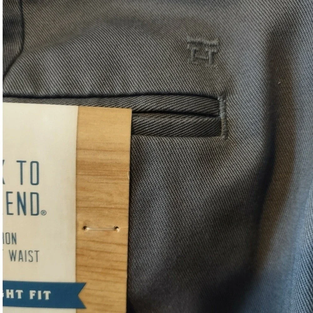 Haggar Khaki Pants Men's Straight Fit Size 42WX32L Comfort Waist Plain front New